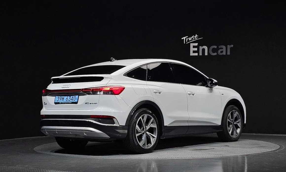 Audi Q4 e-tron — фото 4