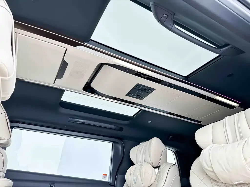 Toyota Alphard — фото 3