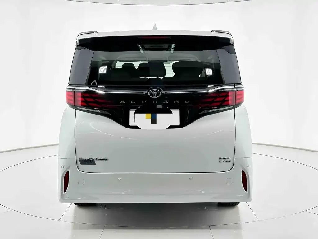 Toyota Alphard — фото 2