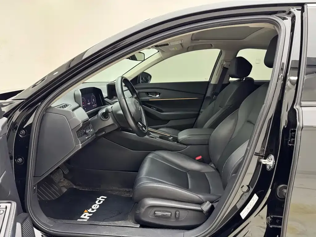 Honda Accord — фото 6