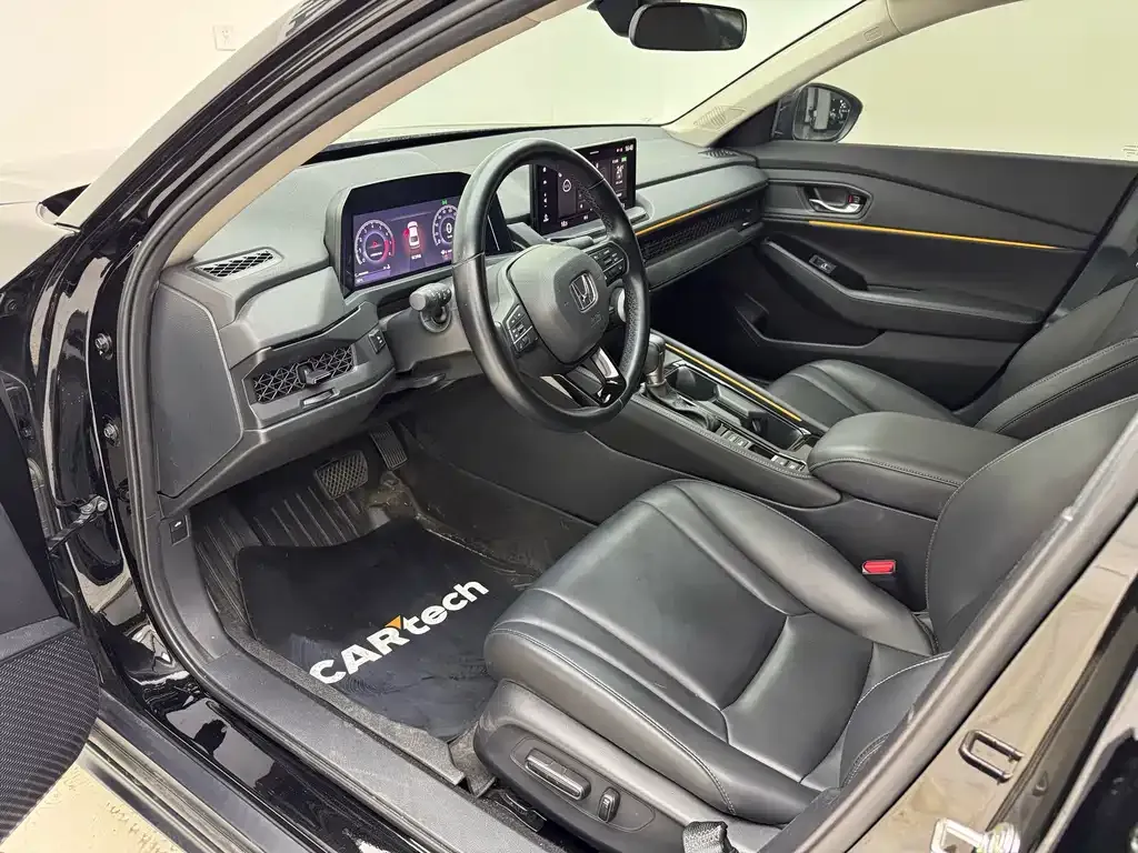 Honda Accord — фото 8