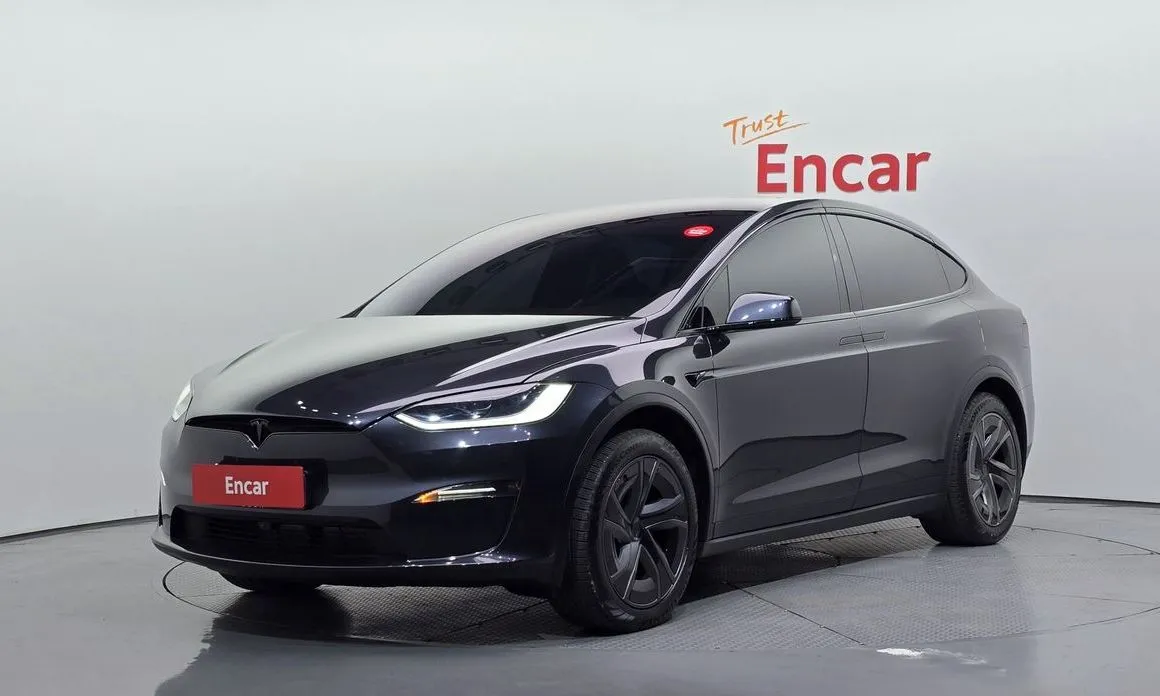 Tesla Model X — фото 1