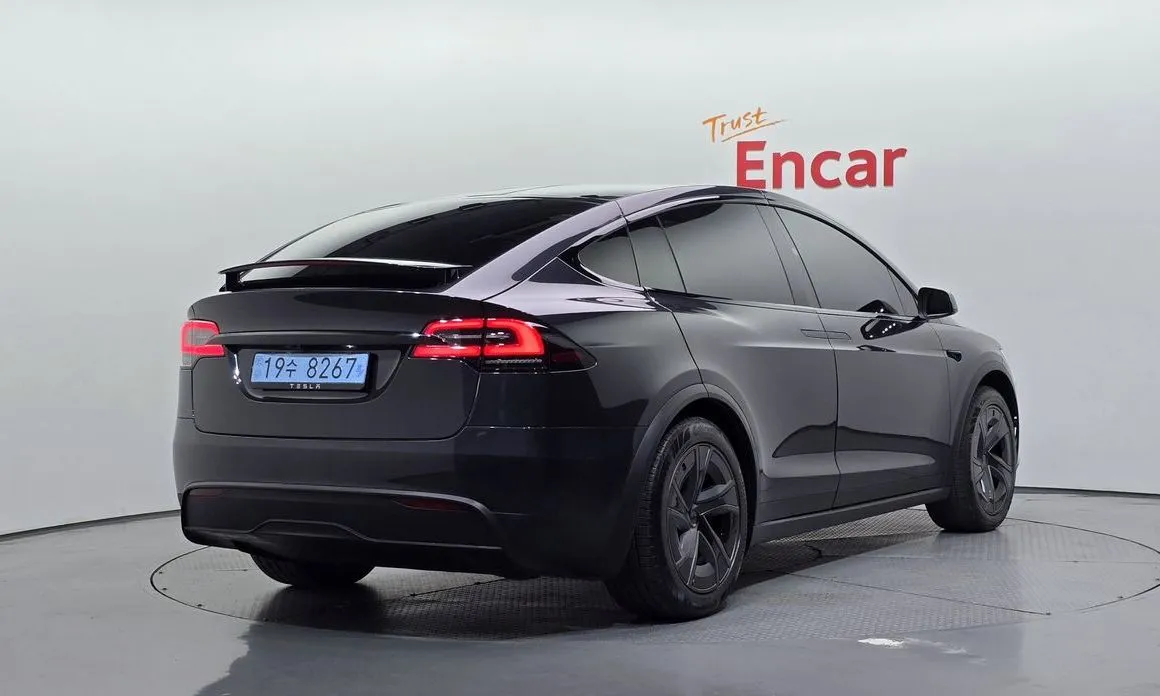 Tesla Model X — фото 2