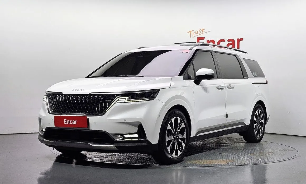 Kia Carnival — фото 1