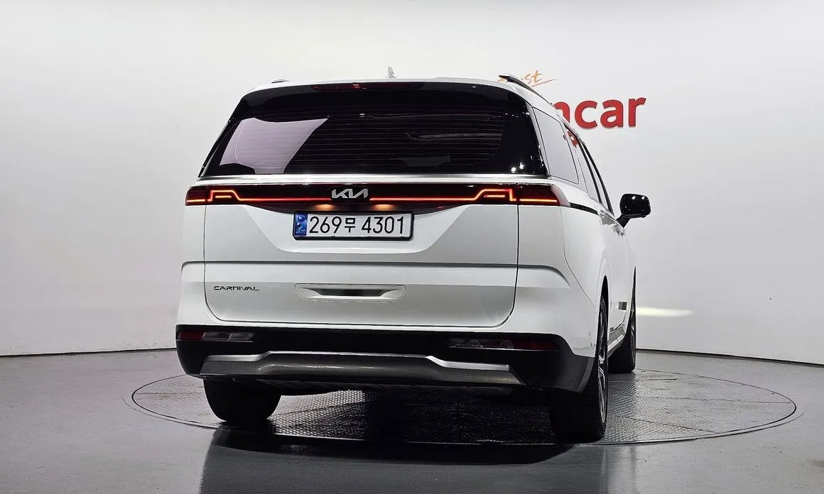 Kia Carnival — фото 8