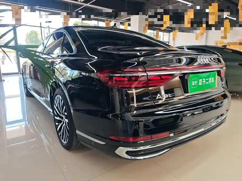 Audi A8 — фото 9