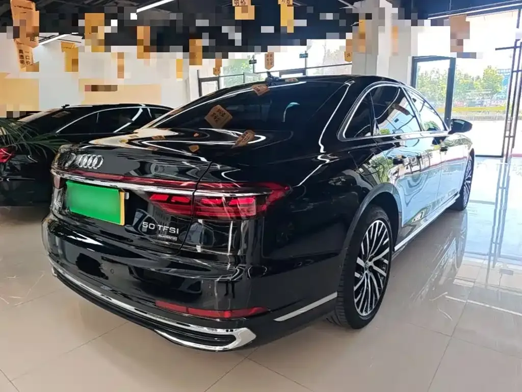 Audi A8 — фото 6
