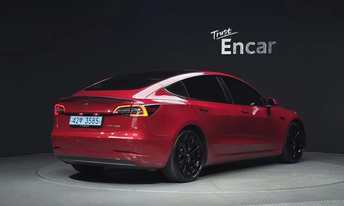 Tesla Model 3 — фото 7