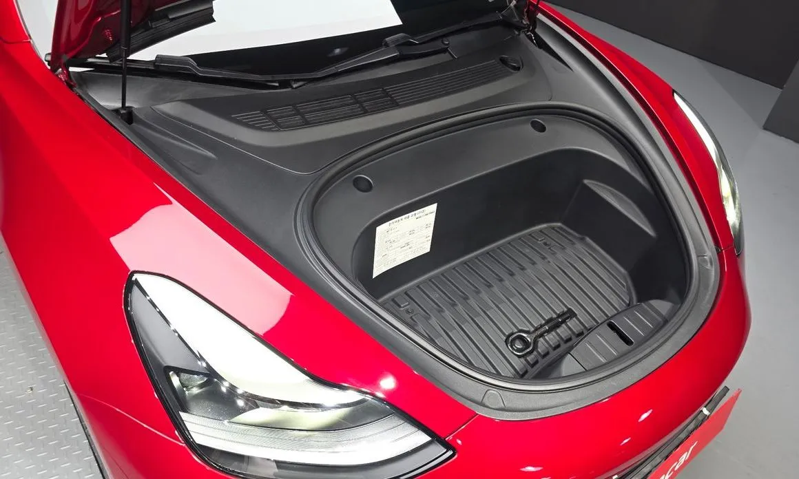 Tesla Model 3 — фото 10