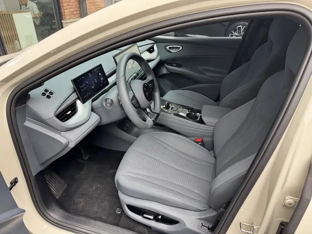 BYD Seal 06GT — фото 10