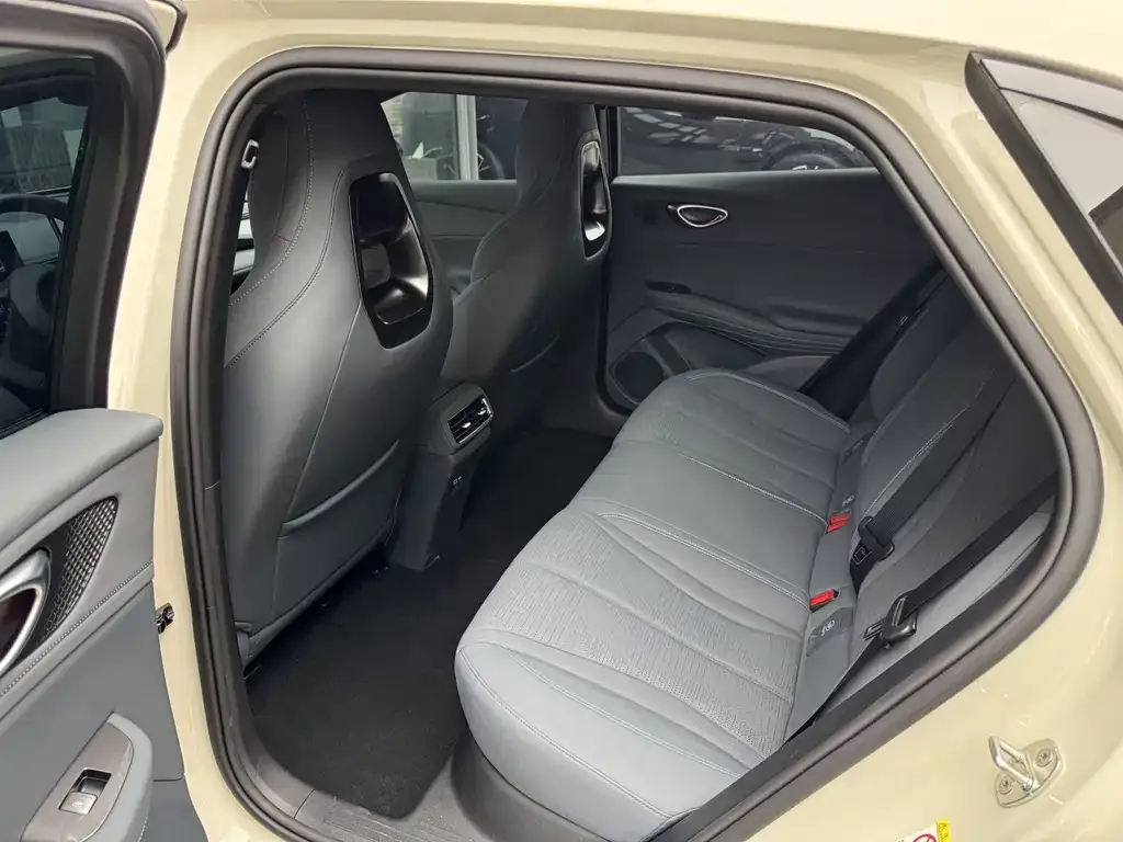 BYD Seal 06GT — фото 3