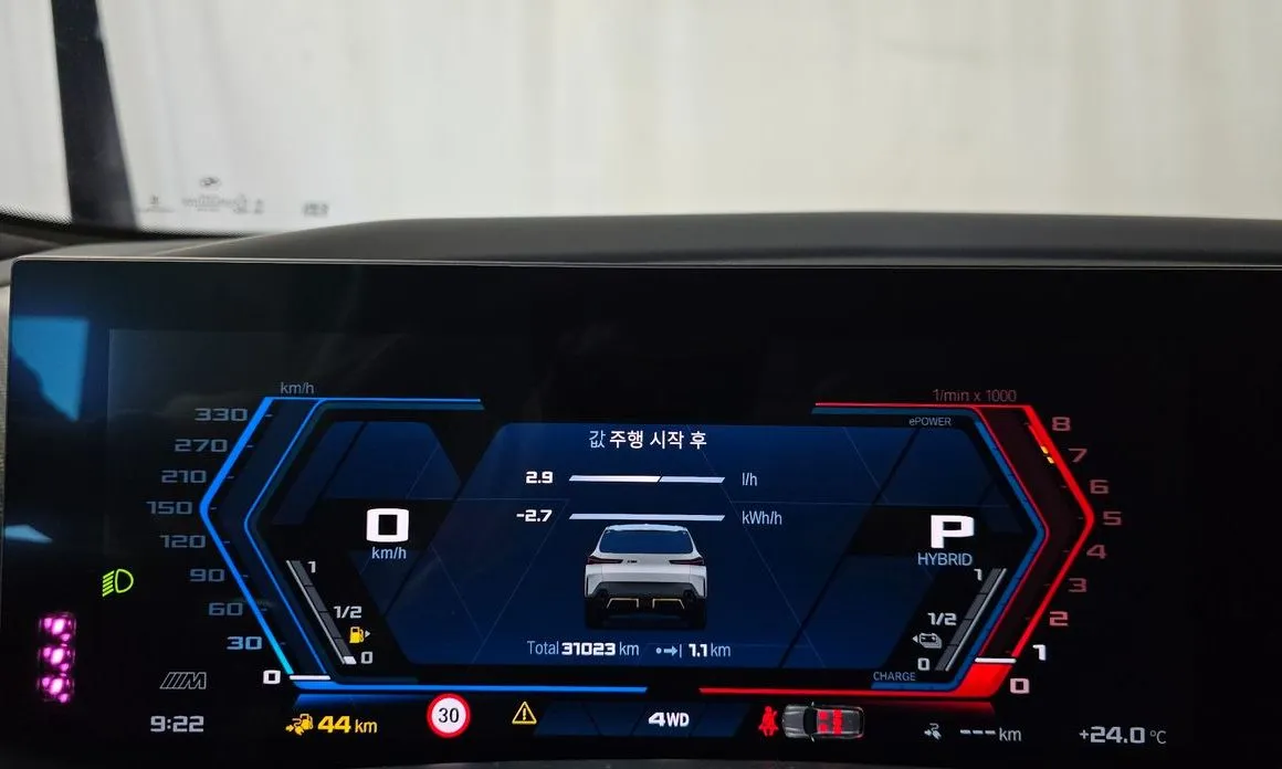 BMW XM — фото 10
