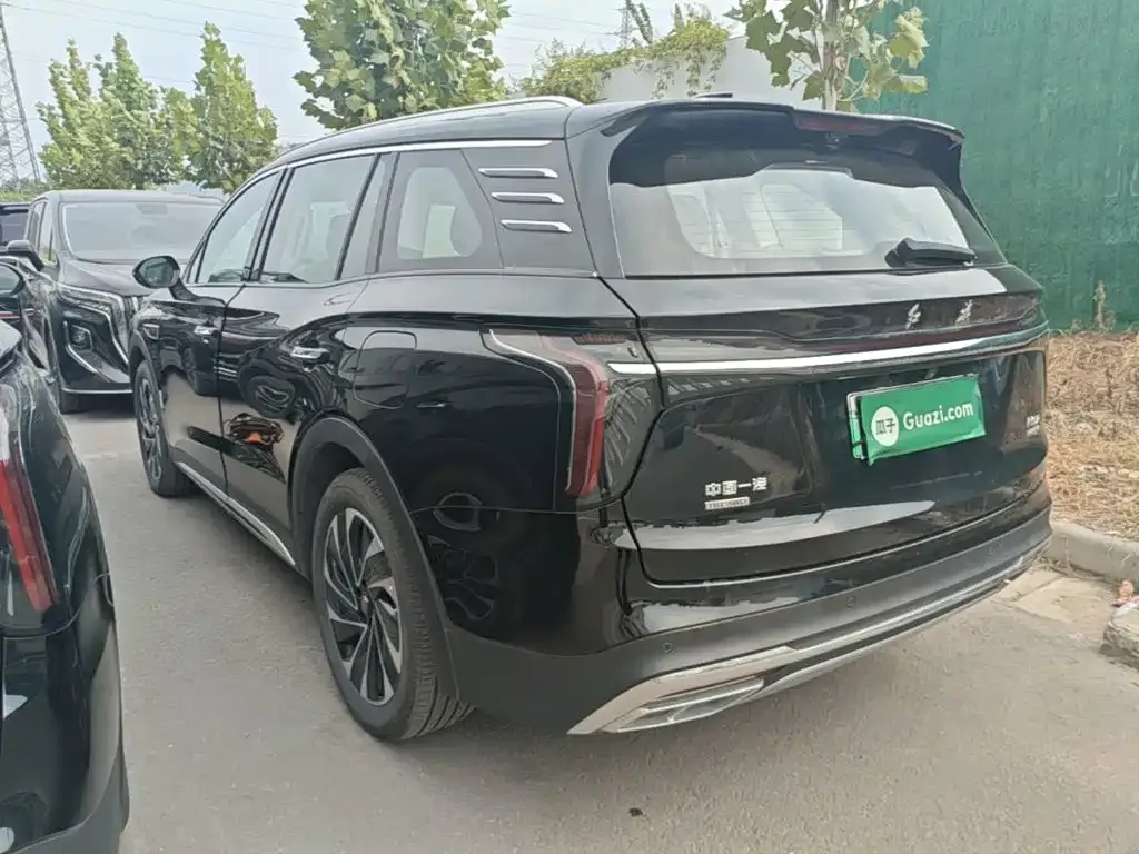 Hongqi HS7 PHEV — фото 3