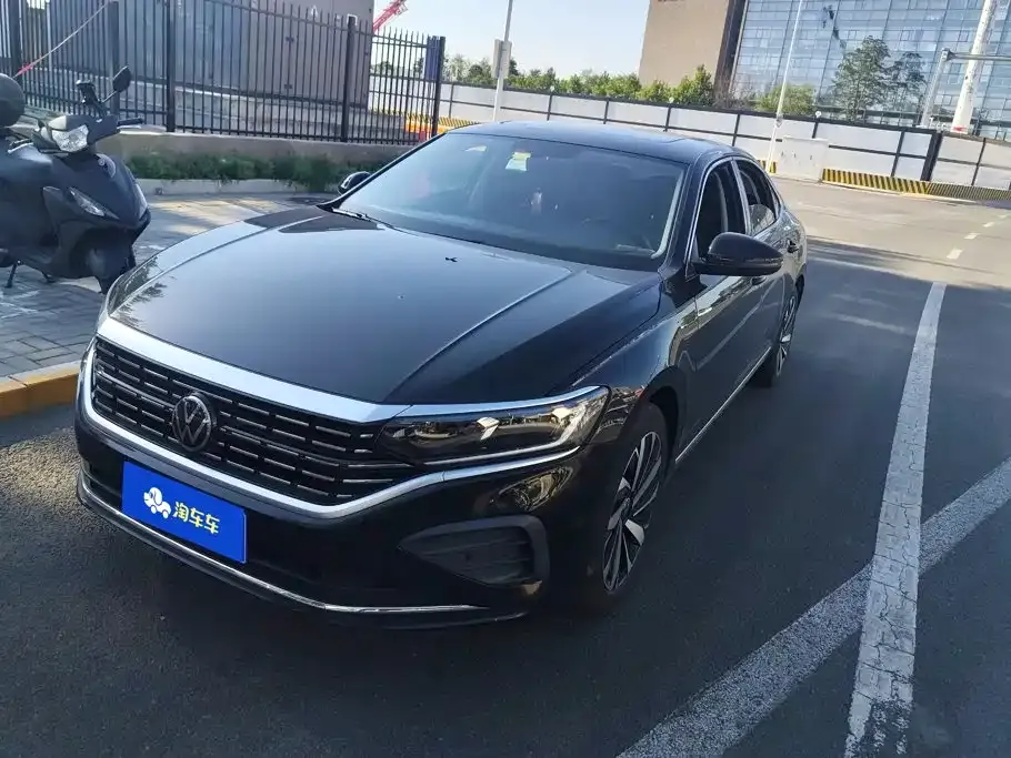 Volkswagen Passat — фото 1