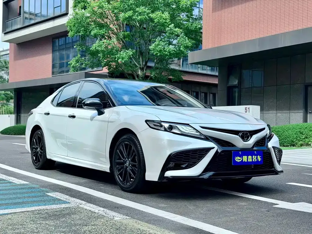 Toyota Camry — фото 9