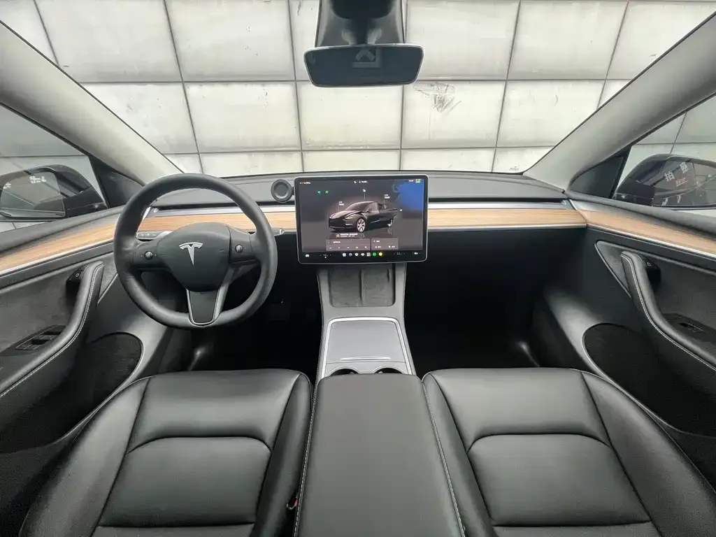 Tesla Model Y — фото 2
