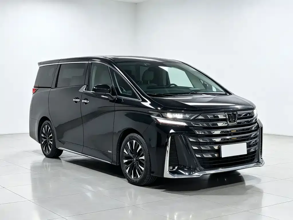 Toyota Vellfire — фото 1