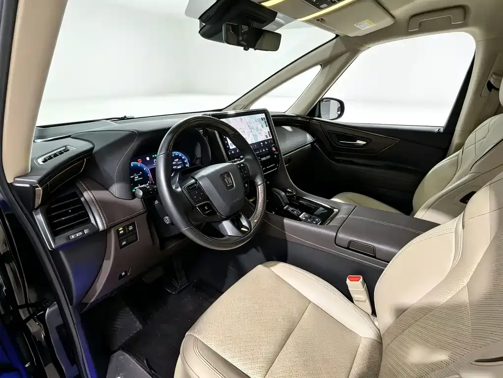 Toyota Vellfire — фото 9