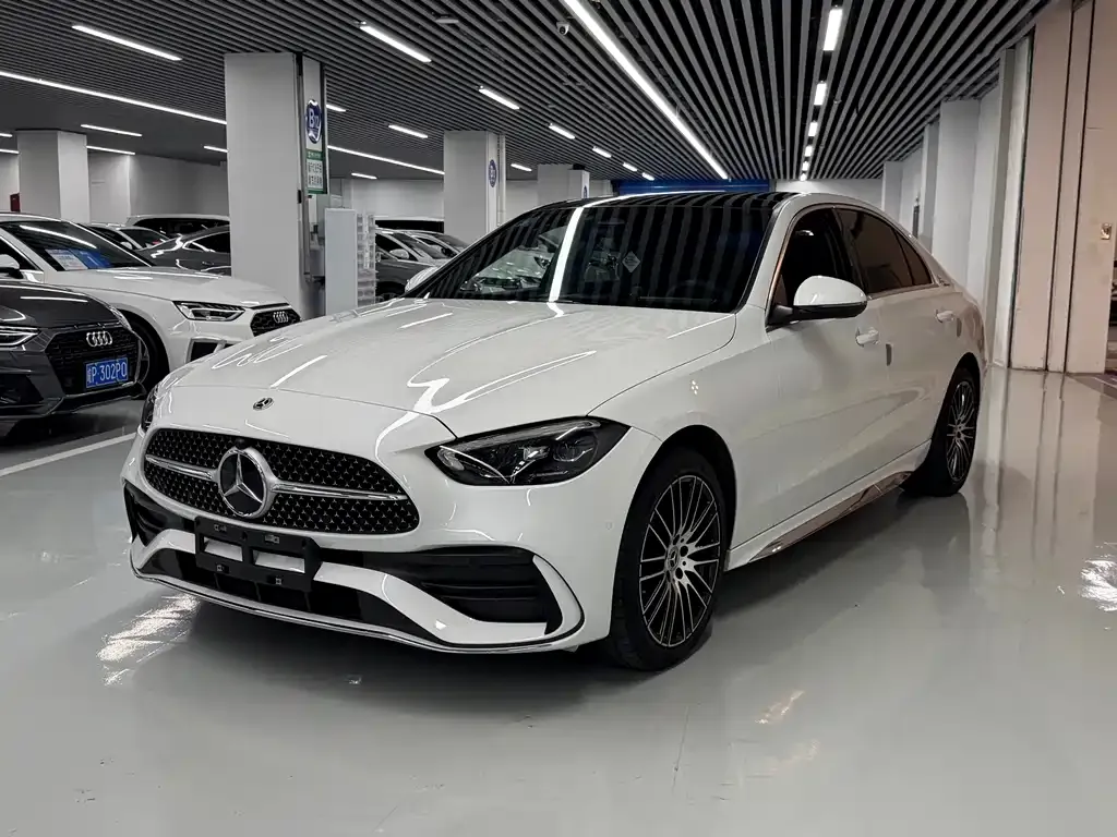 Mercedes-Benz C-Class — фото 1
