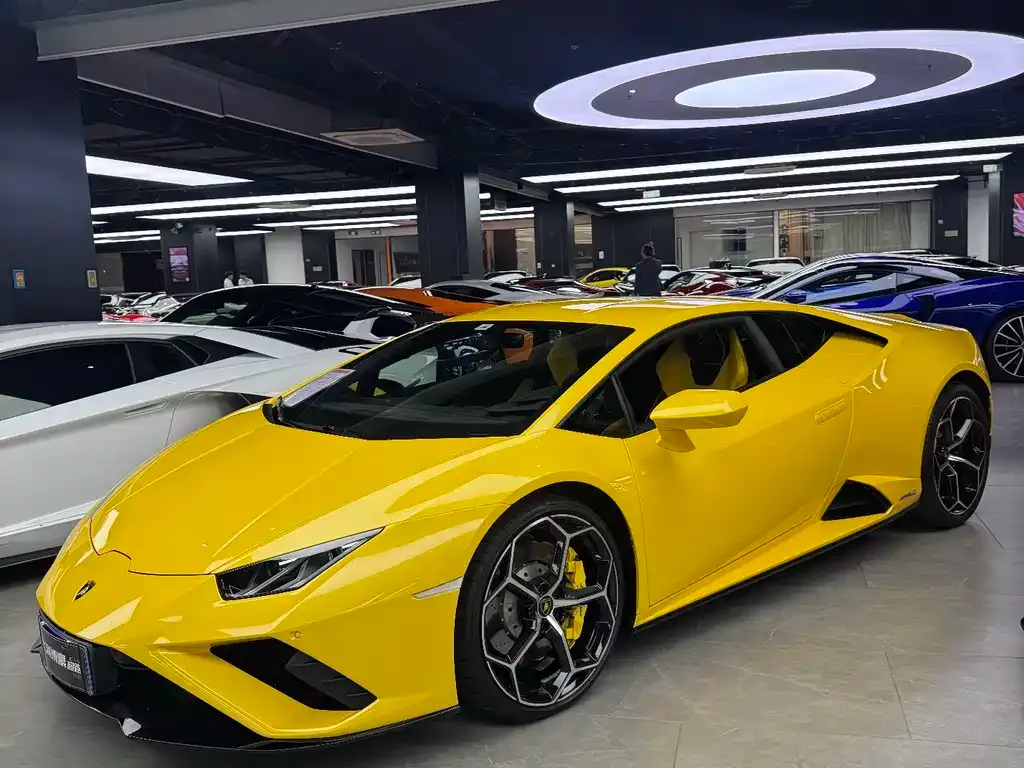Lamborghini Huracan — фото 1