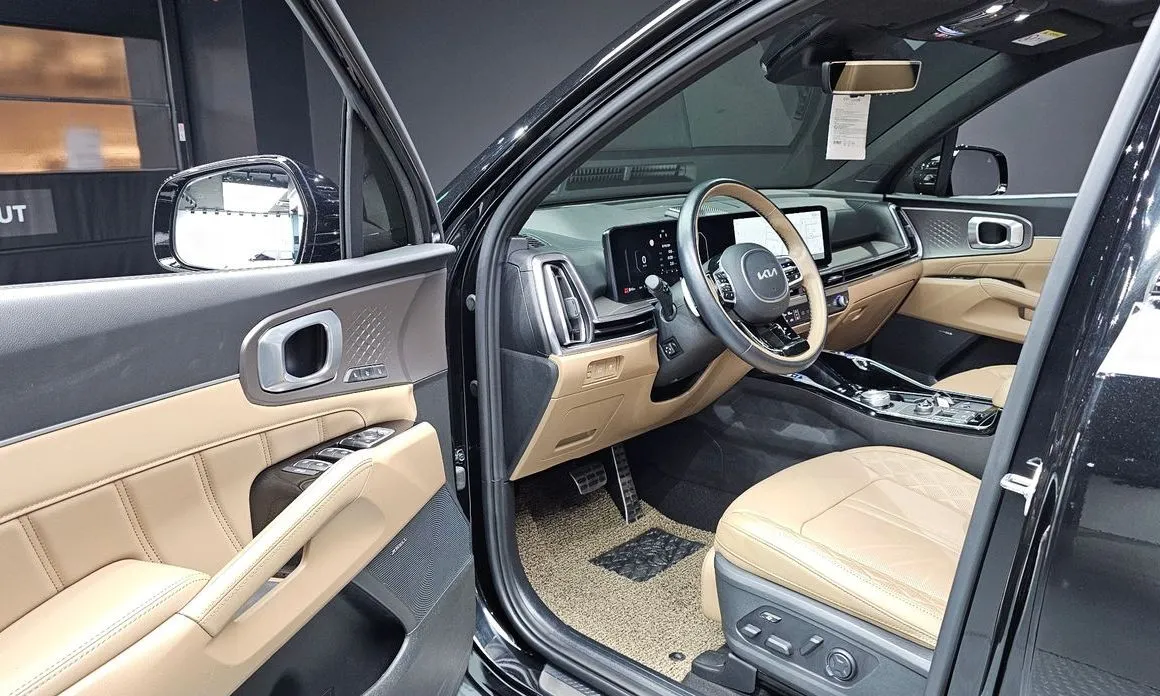 Kia Sorento — фото 7