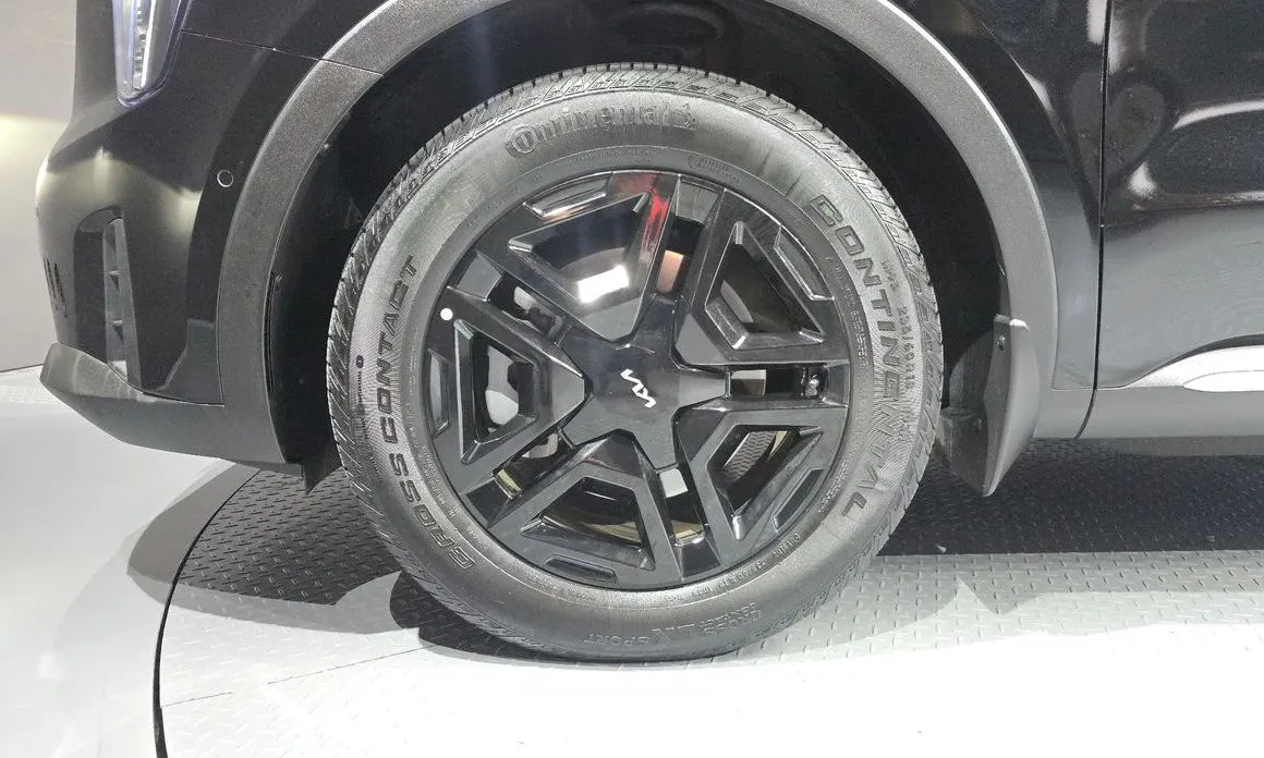 Kia Sorento — фото 6