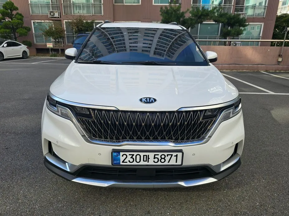 Kia Carnival — фото 1
