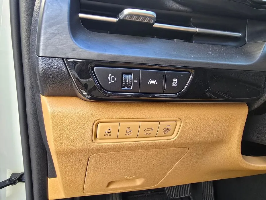 Kia Carnival — фото 4