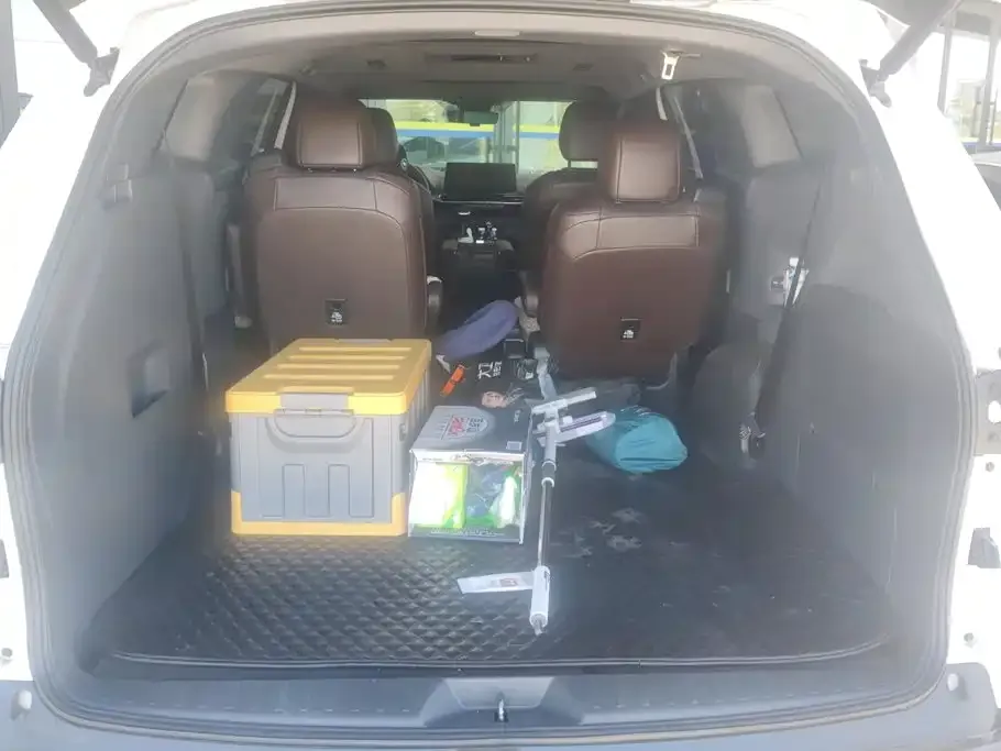 Toyota Granvia — фото 6