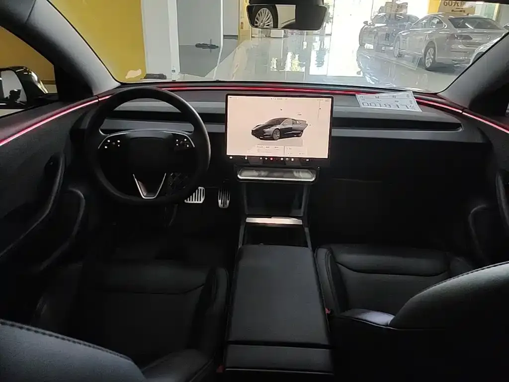 Tesla Model 3 — фото 5