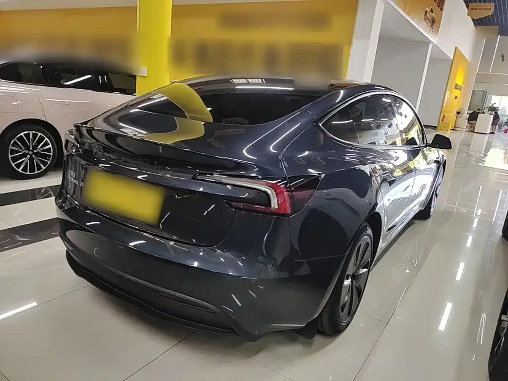 Tesla Model 3 — фото 2