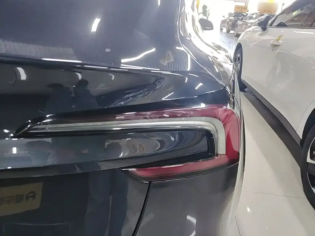 Tesla Model 3 — фото 6