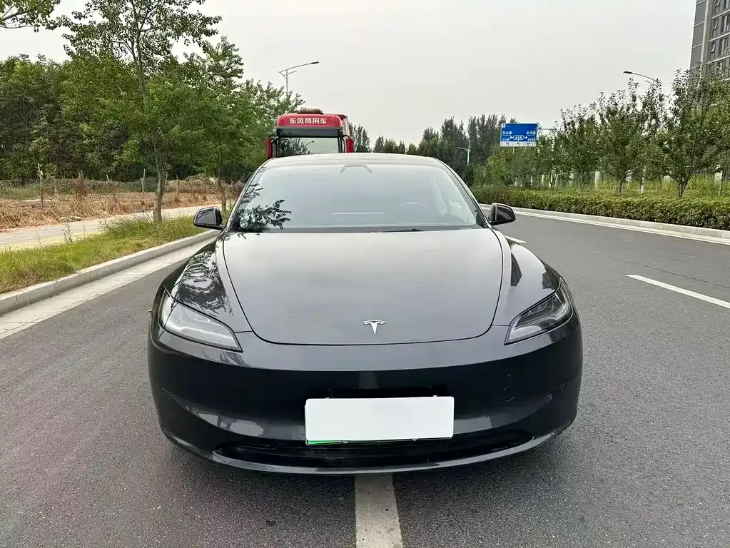 Tesla Model 3 — фото 7
