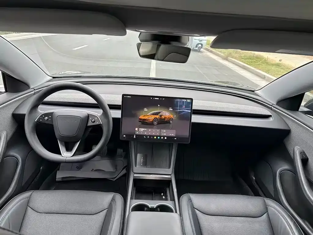 Tesla Model 3 — фото 2