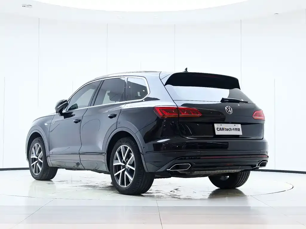 Volkswagen Touareg — фото 3