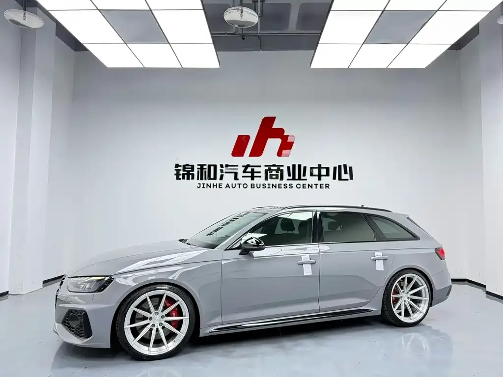 Audi RS 4 — фото 4