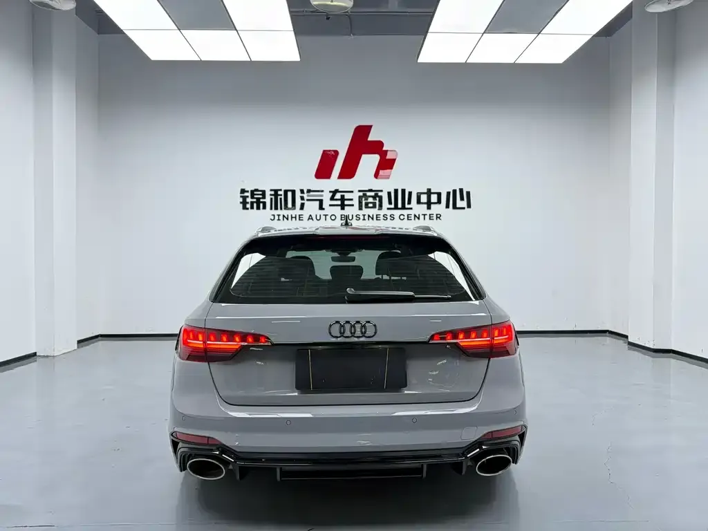 Audi RS 4 — фото 3