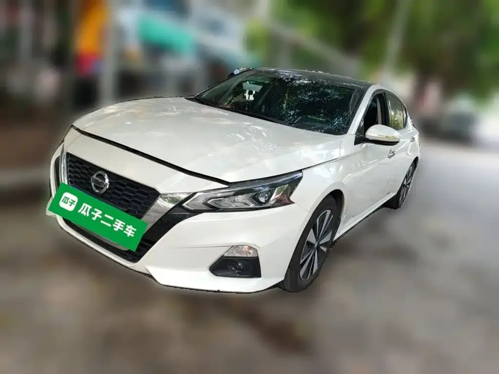 Nissan Teana — фото 1
