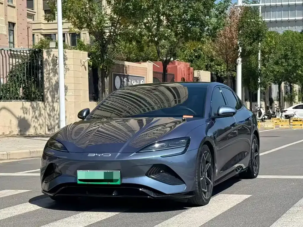 BYD Seal — фото 1