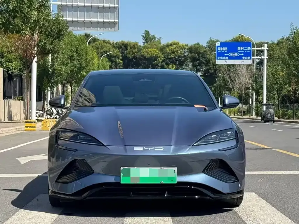 BYD Seal — фото 9
