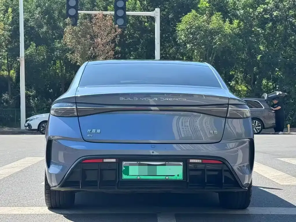 BYD Seal — фото 2