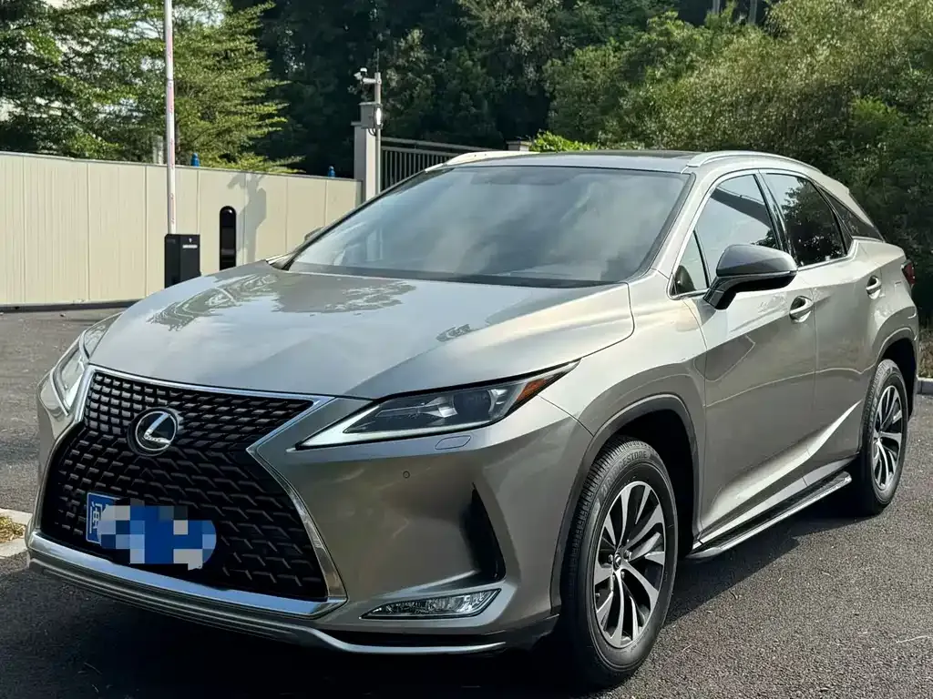 Lexus RX — фото 1