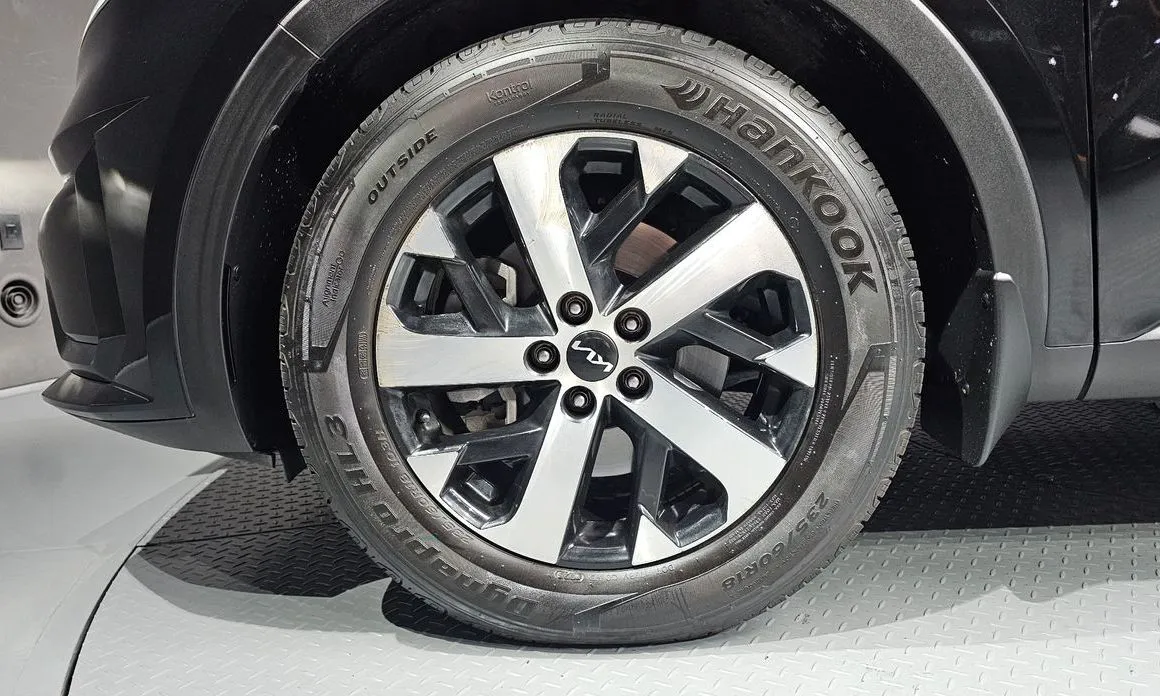 Kia Sorento — фото 8