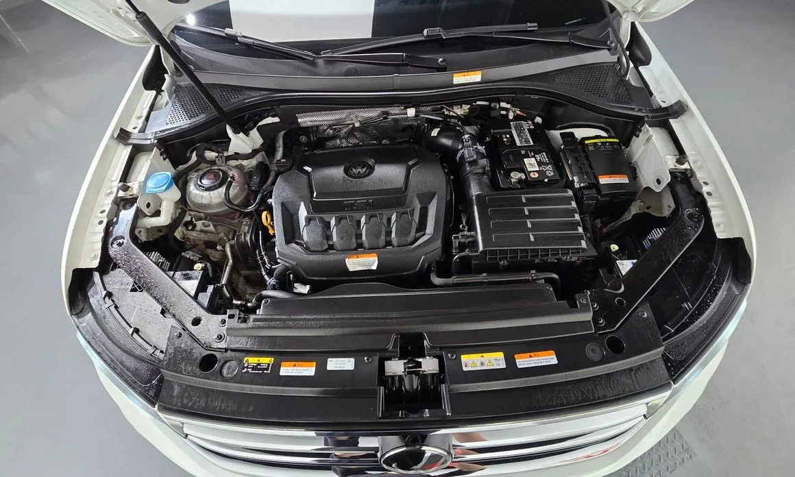 Volkswagen Tiguan — фото 8
