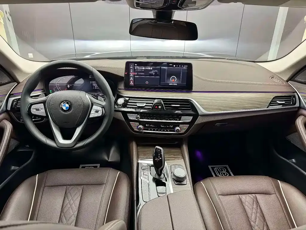 BMW 5 Series — фото 9