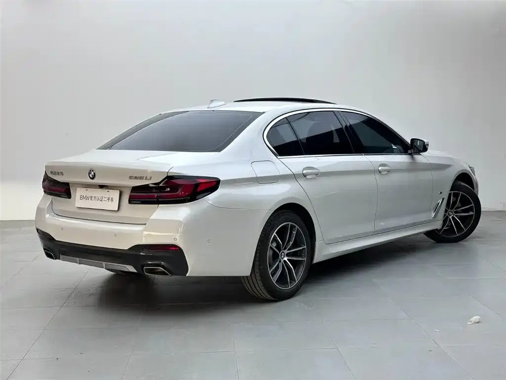 BMW 5 Series — фото 4