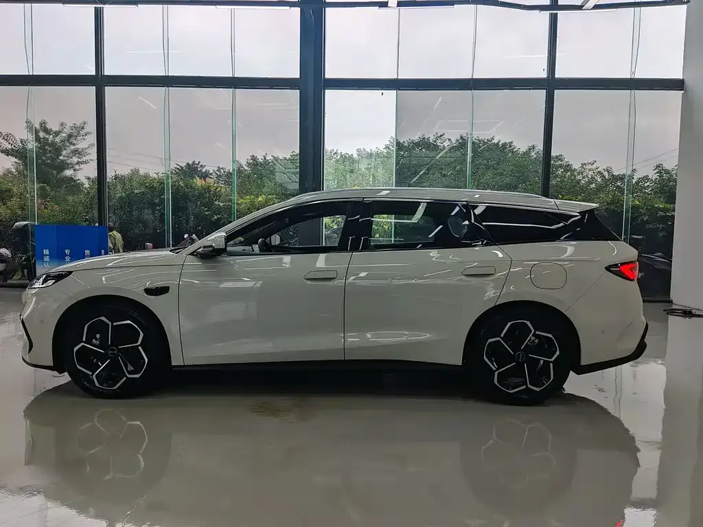 BYD Seal 06 DM-i Touring — фото 7