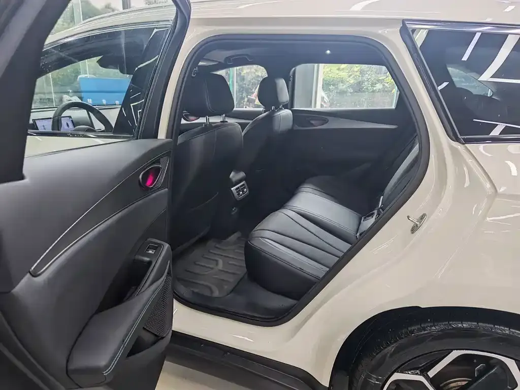 BYD Seal 06 DM-i Touring — фото 3