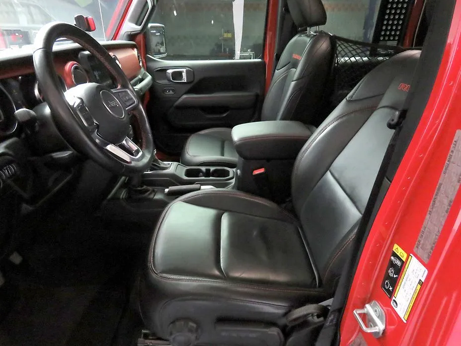 Jeep Wrangler — фото 10