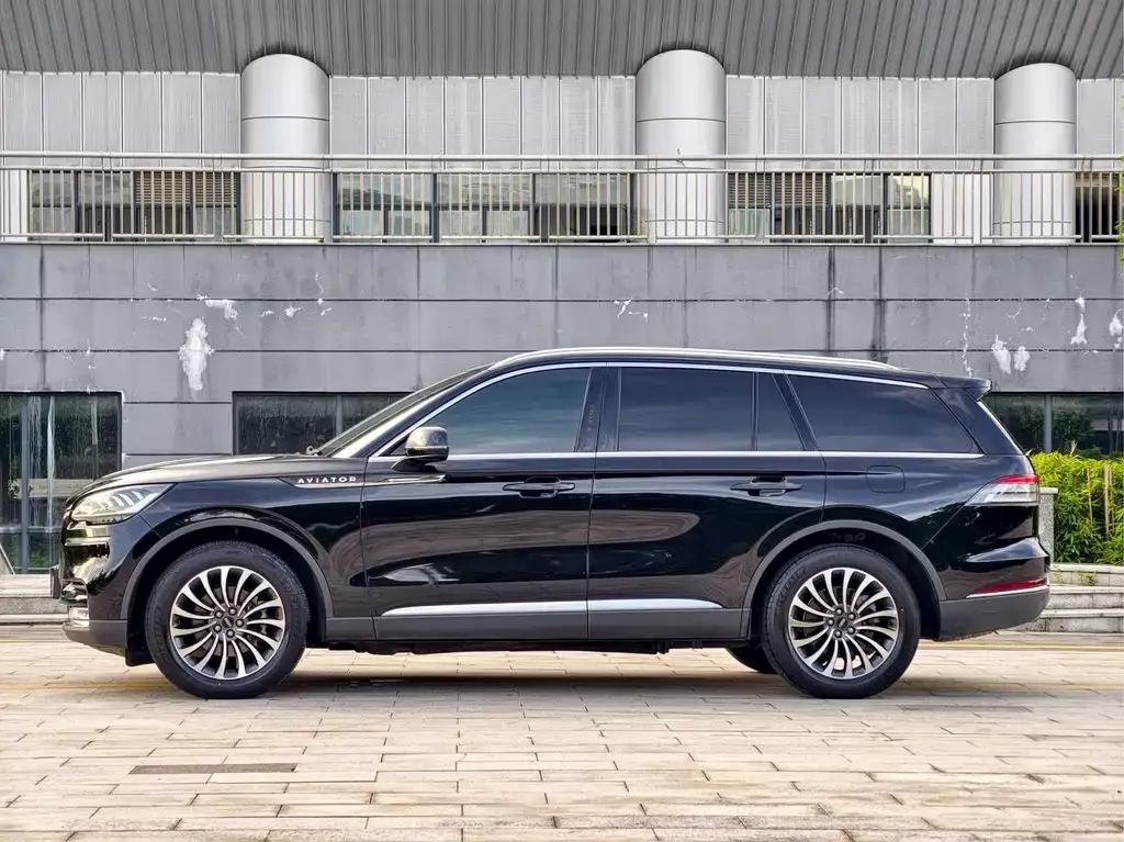 Lincoln Aviator — фото 5